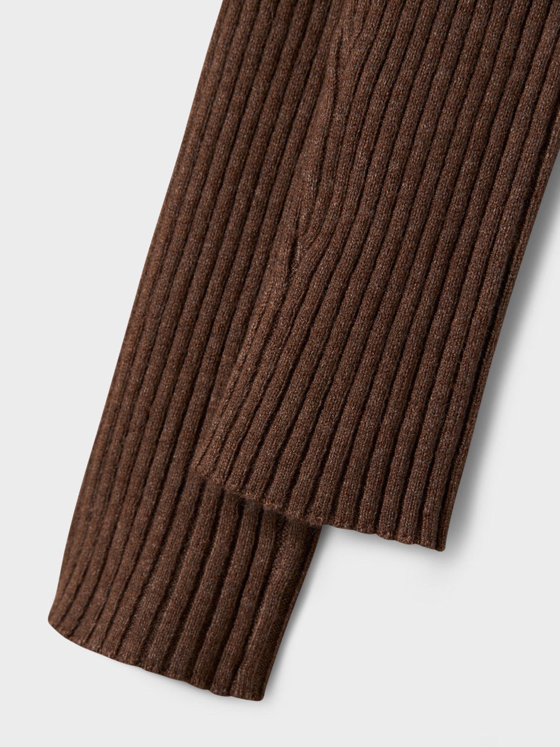 model_shot-front_full